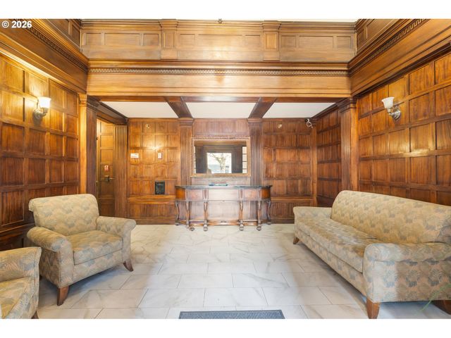1811 Nw COUCH St 407, Portland, OR 97209