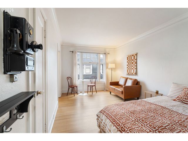 1811 Nw COUCH St 407, Portland, OR 97209