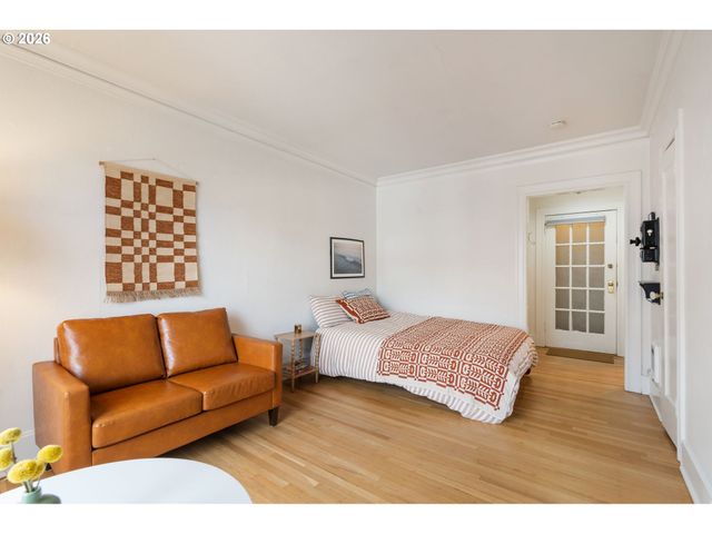 1811 Nw COUCH St 407, Portland, OR 97209