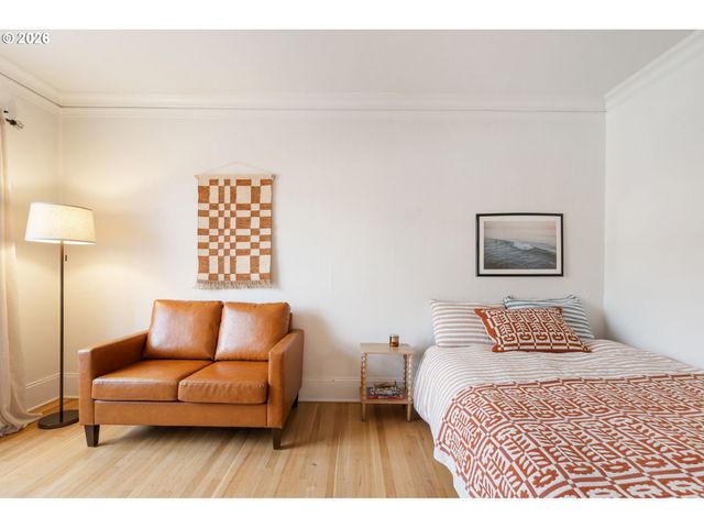 1811 Nw COUCH St 407, Portland, OR 97209