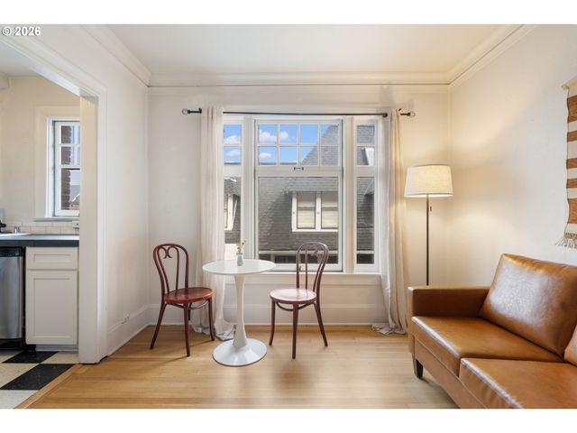 1811 Nw COUCH St 407, Portland, OR 97209