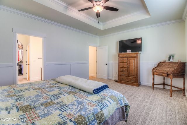 204 Rainier Dr, Yakima, WA 98908