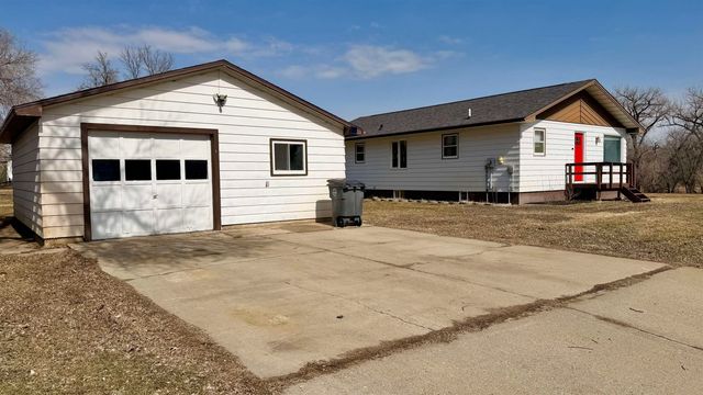 500 Arthur Street, Stanton, ND 58571