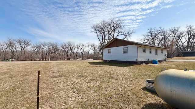 500 Arthur Street, Stanton, ND 58571