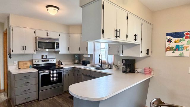 500 Arthur Street, Stanton, ND 58571