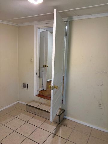 1623 SE 3RD AVENUE, Gainesville, FL 32641