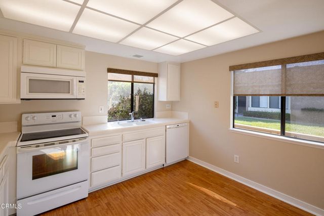 22224 Village 22, Camarillo, CA 93012