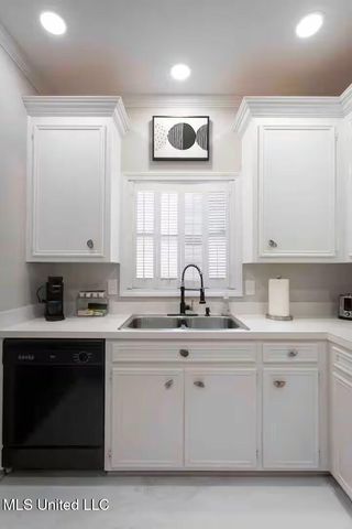 128 N Brighton Drive, Jackson, MS 39211