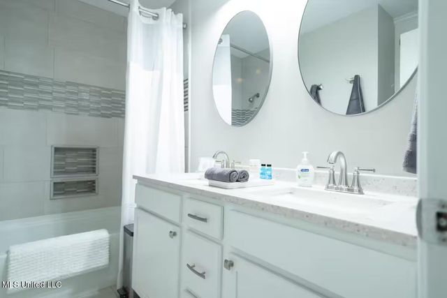 128 N Brighton Drive, Jackson, MS 39211