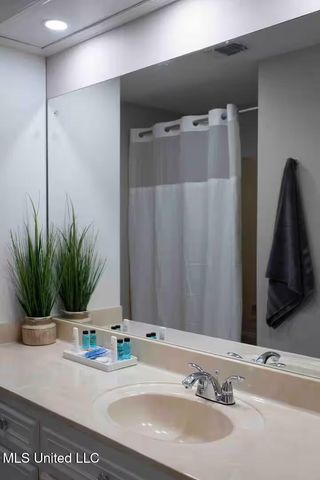 128 N Brighton Drive, Jackson, MS 39211