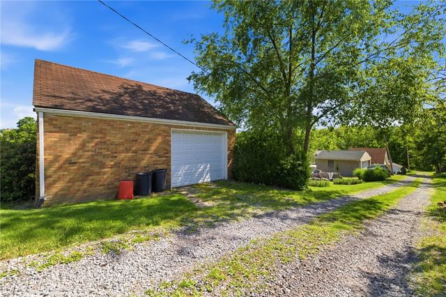1818 Tyler St, Aliquippa, PA 15001