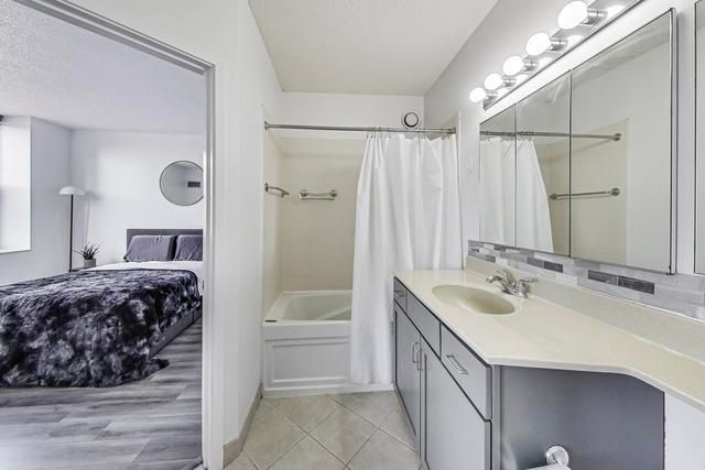 222 N Columbus Drive 3805, Chicago, IL 60601