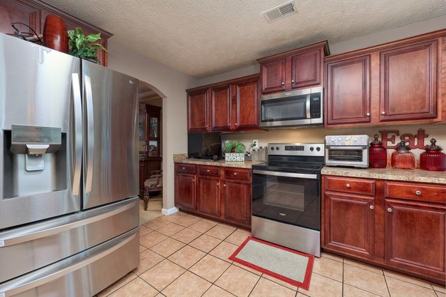 43 Seminole Trail, Fort Mitchell, AL 36856