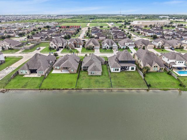 2735 Broad Reach Road, Manvel, TX 77578