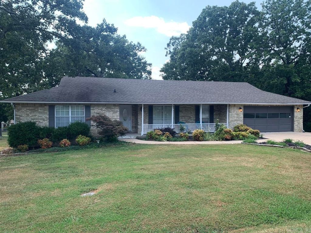 151 Fulbright Dr, Mountain Home, AR 72653