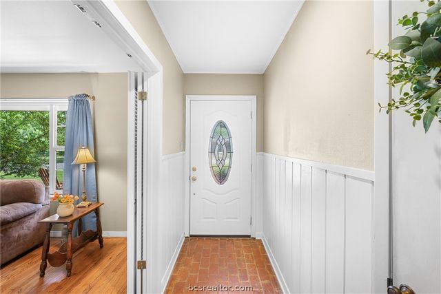 800 Esther Boulevard, Bryan, TX 77802