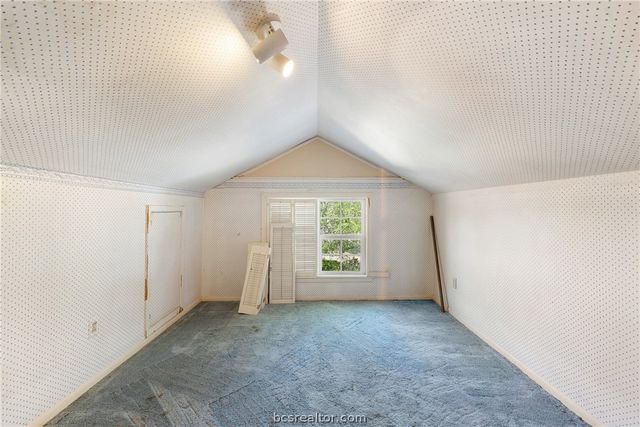 800 Esther Boulevard, Bryan, TX 77802