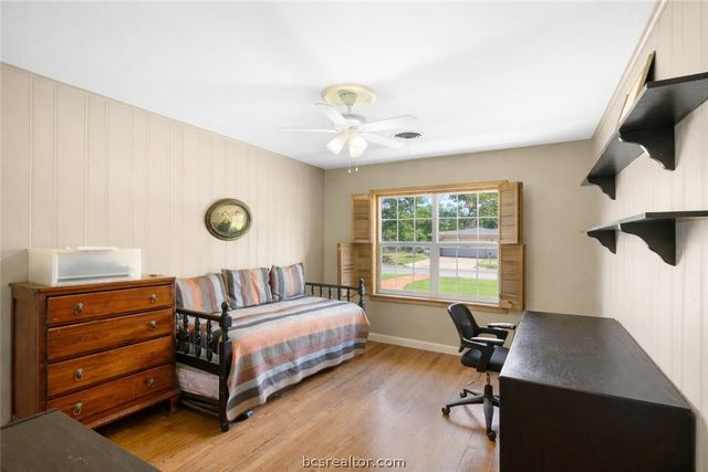 800 Esther Boulevard, Bryan, TX 77802