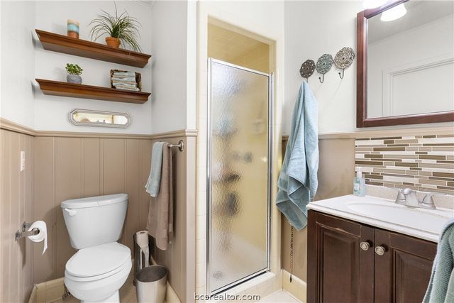 800 Esther Boulevard, Bryan, TX 77802