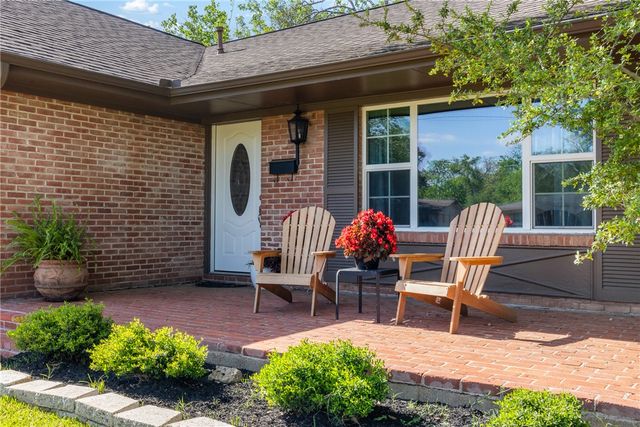 800 Esther Boulevard, Bryan, TX 77802