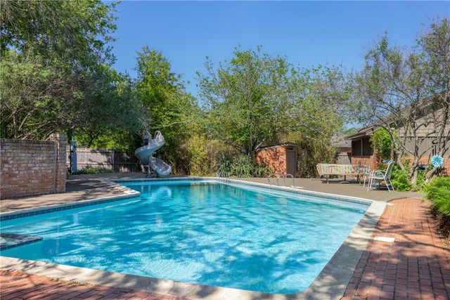 800 Esther Boulevard, Bryan, TX 77802