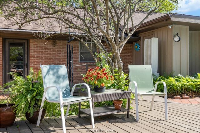 800 Esther Boulevard, Bryan, TX 77802