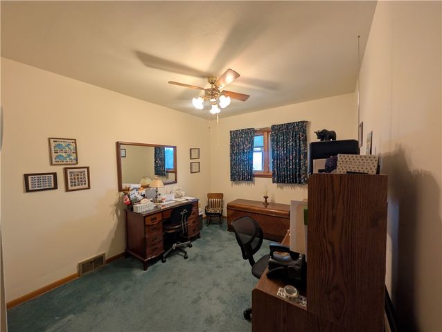 395 S Palm St, N Franklin Twp, PA 15301