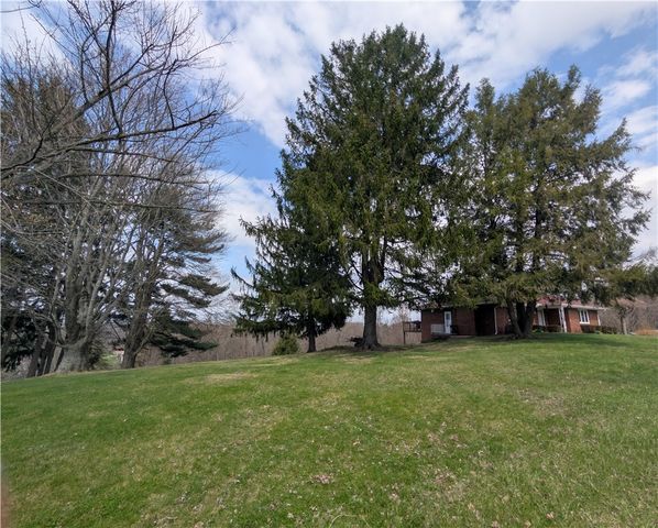 395 S Palm St, N Franklin Twp, PA 15301