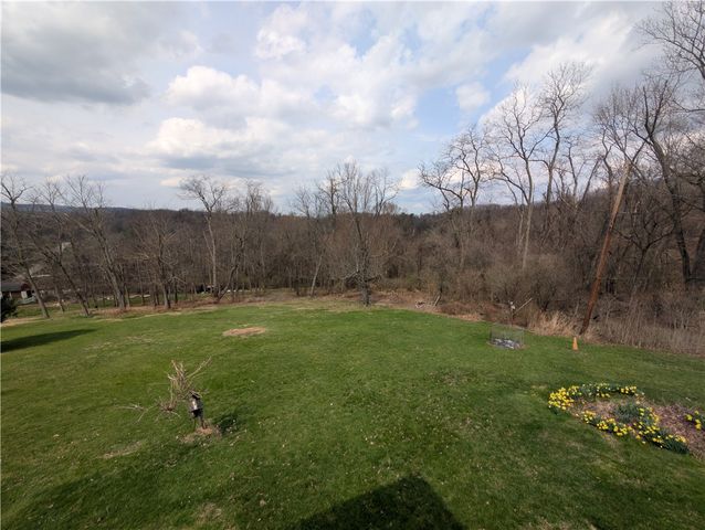 395 S Palm St, N Franklin Twp, PA 15301