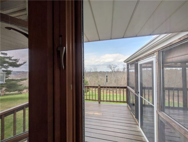 395 S Palm St, N Franklin Twp, PA 15301
