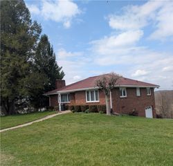 395 S Palm St, N Franklin Twp, PA 15301
