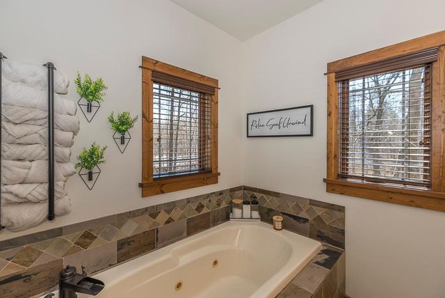 5044 Mary Allen Lane, Brainerd, MN 56401