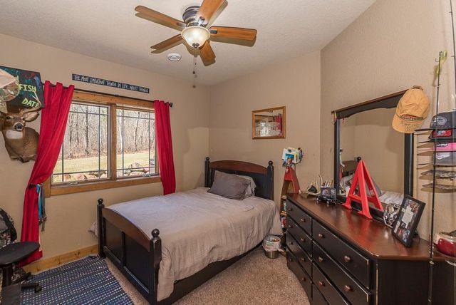 5044 Mary Allen Lane, Brainerd, MN 56401