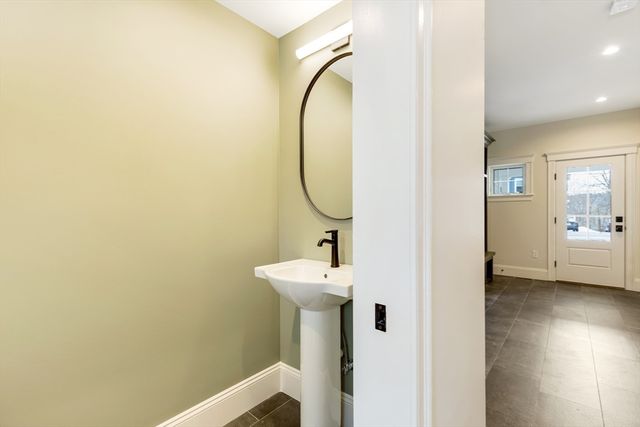 11 Cuba St, Andover, MA 01810
