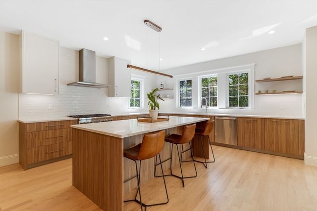 11 Cuba St, Andover, MA 01810