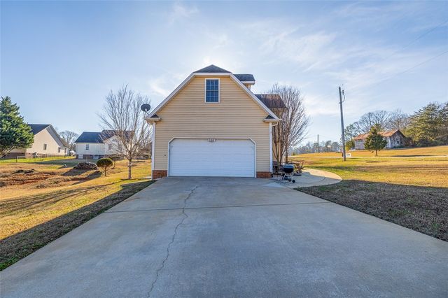 100 Carlissa Court, Easley, SC 29640