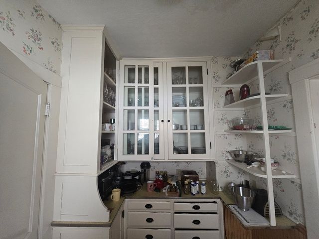 131 Moraine St, Brockton, MA 02301