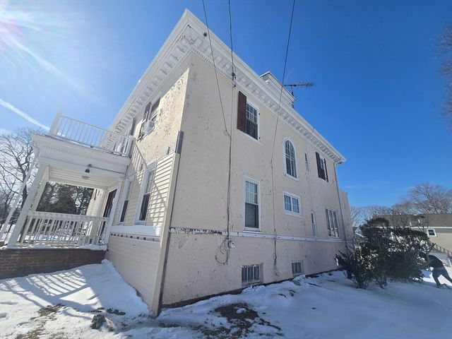 131 Moraine St, Brockton, MA 02301