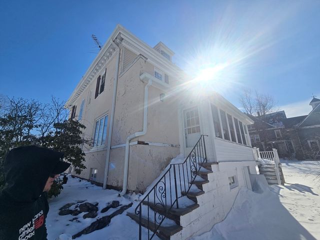 131 Moraine St, Brockton, MA 02301