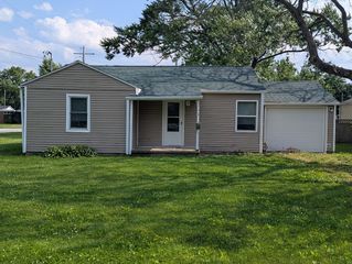707 E Van Allen Street, Tuscola, IL 61953