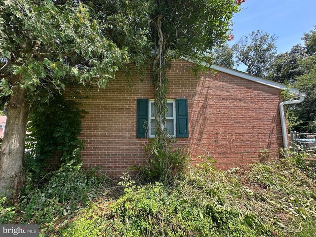 18529 SHERBROOKE DR, Hagerstown, MD 21742