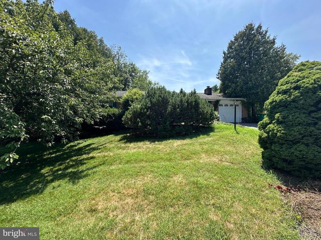 18529 SHERBROOKE DR, Hagerstown, MD 21742