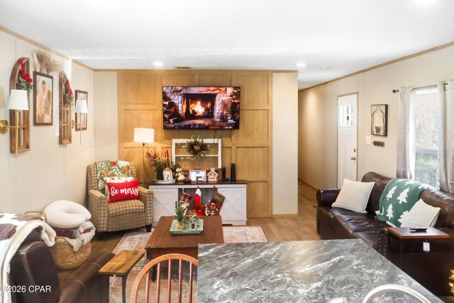 10453 NW Schmarje Lane, Bristol, FL 32321