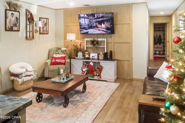 10453 NW Schmarje Lane, Bristol, FL 32321