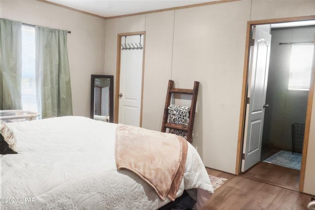 10453 NW Schmarje Lane, Bristol, FL 32321