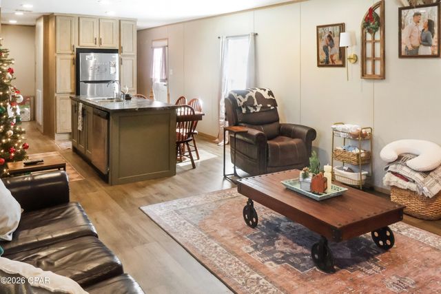 10453 NW Schmarje Lane, Bristol, FL 32321