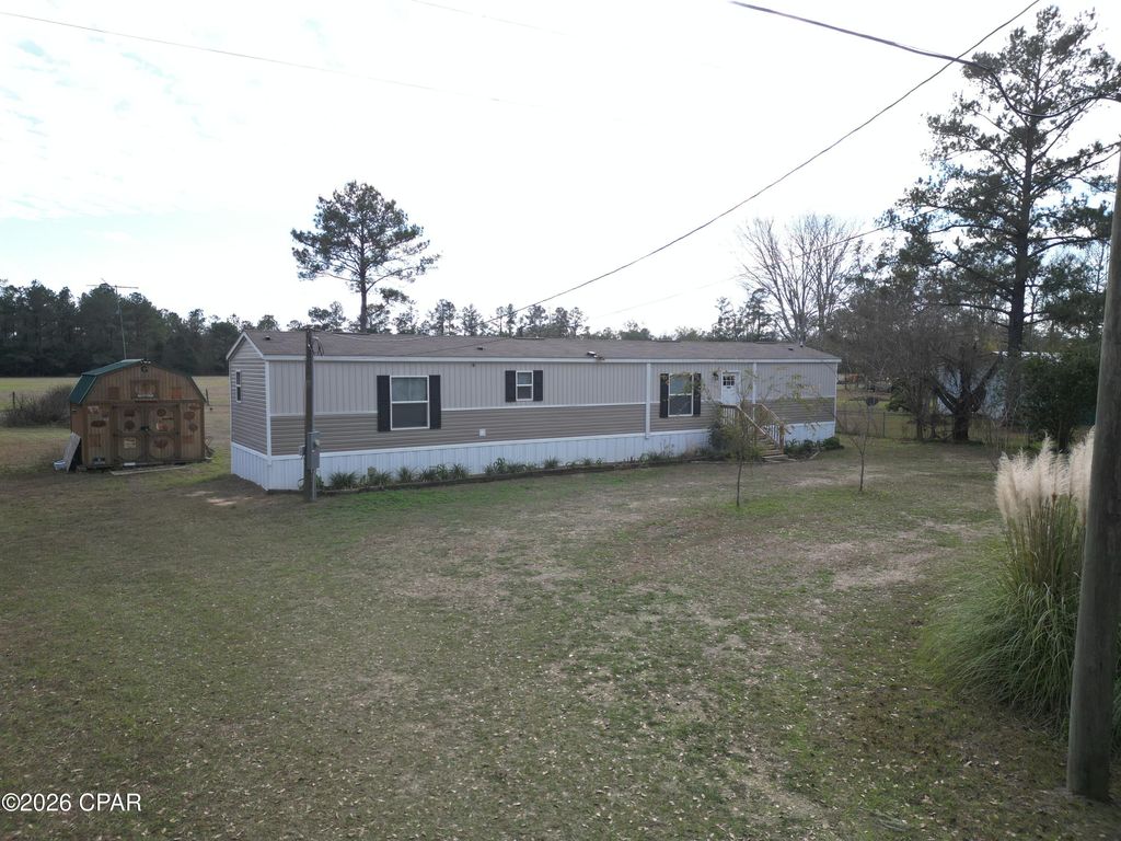 10453 NW Schmarje Lane, Bristol, FL 32321