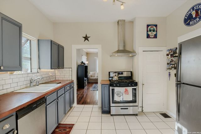608 E Mistletoe, San Antonio, TX 78212