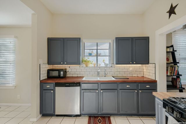 608 E Mistletoe, San Antonio, TX 78212