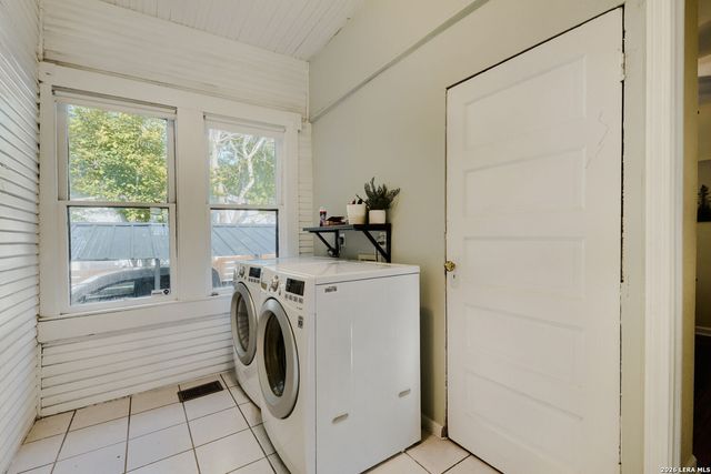 608 E Mistletoe, San Antonio, TX 78212